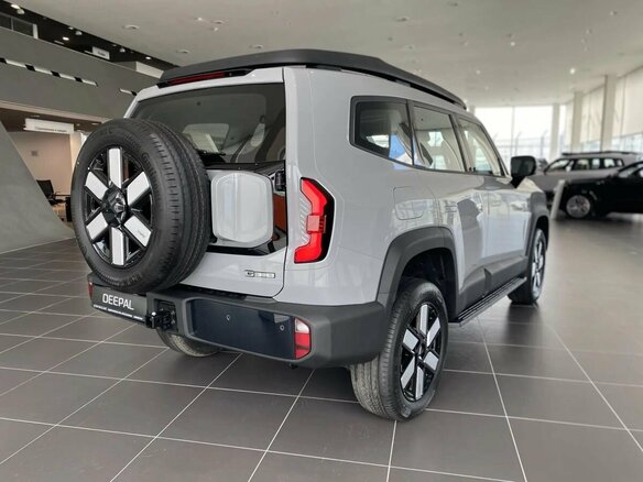 2025 Changan Deepal G318, серый, 6000000 рублей - вид 4