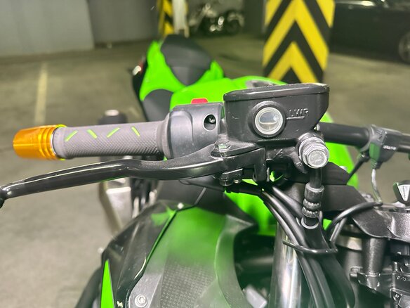 2021 Kawasaki Ninja 400, зелёный - вид 26