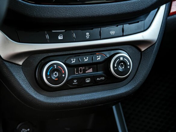 2019 Lada (ВАЗ) Vesta SW Cross I, серый, 890000 рублей - вид 20
