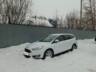 2017 Ford Focus III Рестайлинг, белый, 800000 рублей, вид 1