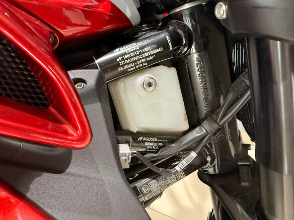 2021 MV Agusta Brutale 800, серебристый, 1450000 рублей - вид 18