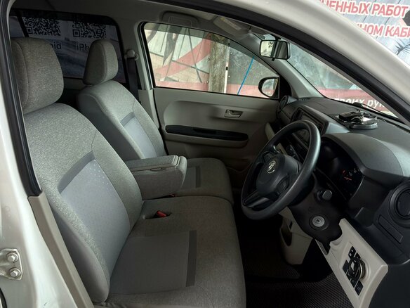 2017 Toyota Passo III, белый, 1070000 рублей - вид 33