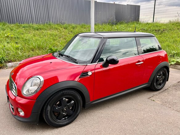 2011 Mini Hatch Cooper II (R56) Рестайлинг, красный