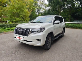 2017 Toyota Land Cruiser Prado 150 Series Рестайлинг 2, белый, 4650000 рублей, вид 1