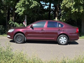 2010 Skoda Octavia II (A5) Рестайлинг, пурпурный, 850000 рублей, вид 5