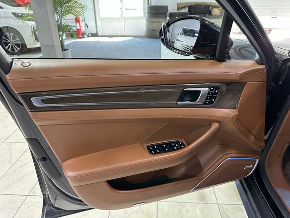 2017 Porsche Panamera 4S II, чёрный, 5850000 рублей - вид 36