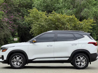 2022 Kia KX3, белый, 1670000 рублей, вид 3