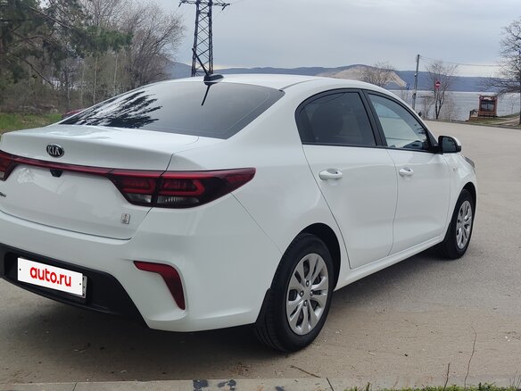 2019 Kia Rio IV, белый, 1550000 рублей - вид 6