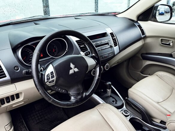 2007 Mitsubishi Outlander II, красный - вид 13