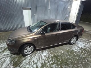 2014 Volkswagen Polo V, коричневый, 800000 рублей, вид 4