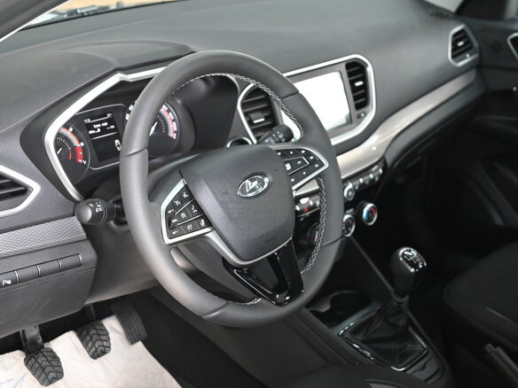 2026 Lada (ВАЗ) Vesta SW I Рестайлинг (NG), чёрный, 1915000 рублей - вид 5
