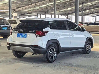 2022 Toyota Yaris L XP150 Рестайлинг, белый, 1100000 рублей, вид 5