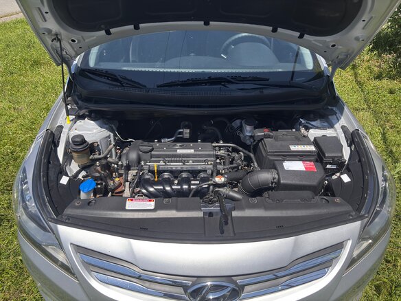 2015 Hyundai Solaris I Рестайлинг, серебристый, 1200000 рублей - вид 11