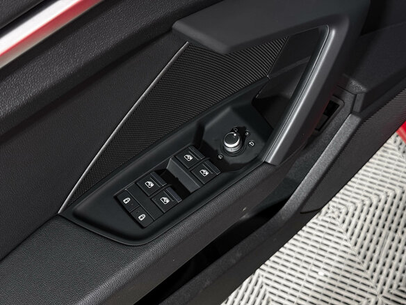 2022 Audi A3 IV (8Y), красный, 3300000 рублей - вид 9
