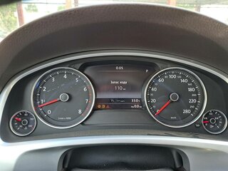 2013 Volkswagen Touareg II, коричневый, 1720000 рублей, вид 2