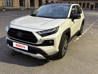 2024 Toyota RAV4 V (XA50), белый, 3850000 рублей, вид 2
