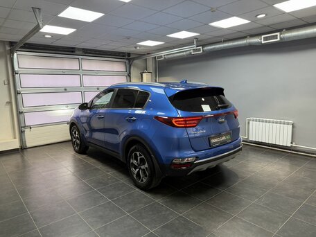 2020 Kia Sportage IV Рестайлинг, синий, 2277000 рублей, вид 4