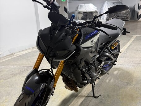 2019 Yamaha MT-09 (FZ-09), серебристый, 700000 рублей, вид 1