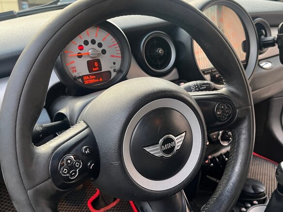 2011 Mini Hatch Cooper II (R56) Рестайлинг, чёрный, 1049000 рублей - вид 18