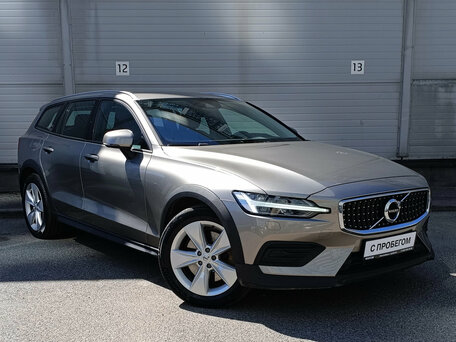 2020 Volvo V60 Cross Country II, серый, 3269000 рублей, вид 4