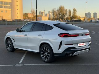 2021 BMW X6 30d III (G06), чёрный, 5300000 рублей, вид 4