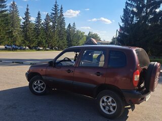 2004 Chevrolet Niva I, красный, 560000 рублей, вид 4