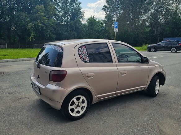 1999 Toyota Vitz I (P10), розовый, 300000 рублей - вид 2