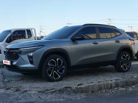2023 Chevrolet Trax II, серый, 1970000 рублей, вид 2