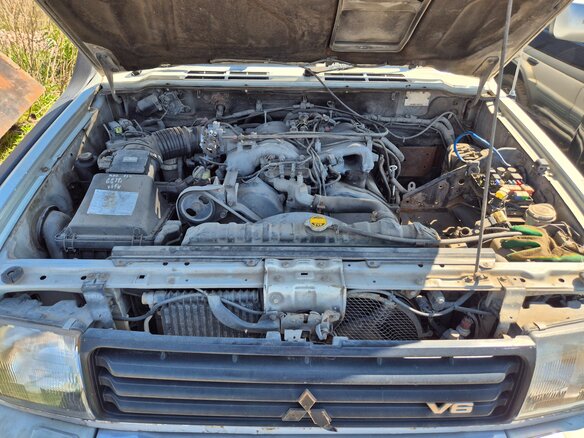 1994 Mitsubishi Pajero II, серебристый - вид 13