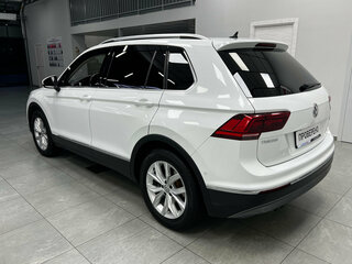 2017 Volkswagen Tiguan II, белый, 1850000 рублей, вид 4
