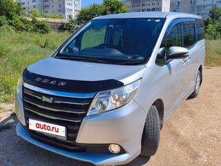 2016 Toyota Noah III (R80), серебристый, 2100000 рублей, вид 2