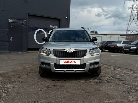 2015 Skoda Yeti I Рестайлинг, серебристый - вид 1