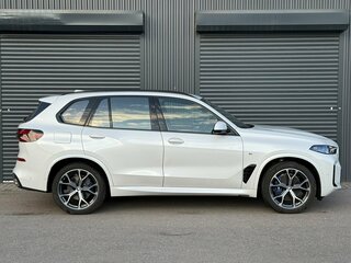 2025 BMW X5 30d IV (G05/G18) Рестайлинг, белый, 13990000 рублей, вид 5