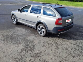 2011 Skoda Octavia Scout II (A5) Рестайлинг, серебристый, 850000 рублей, вид 4