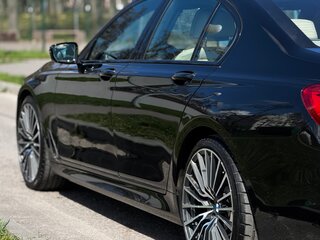 2018 BMW 7 серии 730i VI (G11/G12), чёрный, 3600000 рублей, вид 3
