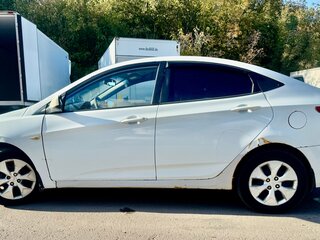 2016 Hyundai Solaris I Рестайлинг, белый, 465000 рублей, вид 2