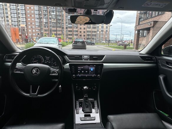 2018 Skoda Superb III, коричневый, 1890000 рублей - вид 10