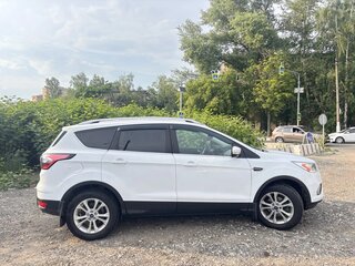 2016 Ford Kuga II Рестайлинг, белый, 1480000 рублей, вид 3