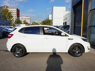2013 Kia Rio III, белый, 728700 рублей, вид 4