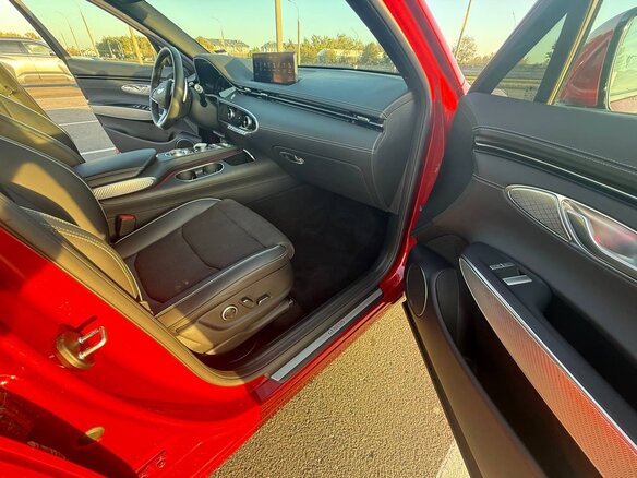 2023 Genesis GV70 I, красный, 4300000 рублей - вид 15
