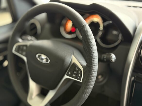 2025 Lada (ВАЗ) Largus Cross I Рестайлинг, серебристый, 2040000 рублей - вид 15