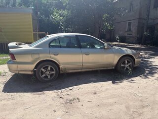 2000 Mitsubishi Galant VIII Рестайлинг, золотистый, 250000 рублей, вид 3