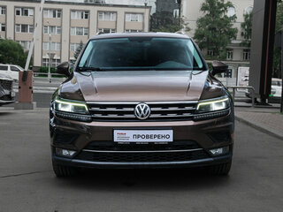 2017 Volkswagen Tiguan II, коричневый, 2180000 рублей, вид 2