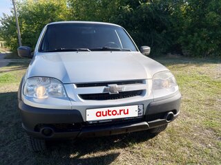 2017 Chevrolet Niva I Рестайлинг, серебристый, 550000 рублей, вид 2