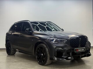 2020 BMW X5 M50i IV (G05/G18), чёрный, 6690000 рублей, вид 3