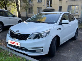 2017 Kia Rio III Рестайлинг, белый, 585000 рублей, вид 1