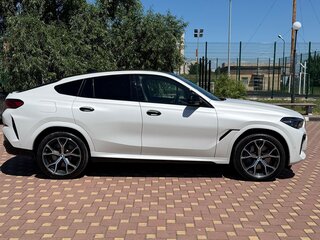 2021 BMW X6 40d III (G06), белый, 7900000 рублей, вид 4