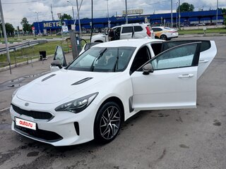 2021 Kia Stinger I Рестайлинг, белый, 3550000 рублей, вид 3