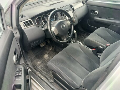 2013 Nissan Tiida I Рестайлинг, серебристый, 553000 рублей, вид 5