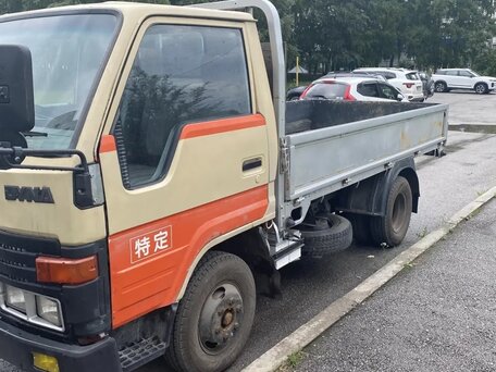 1992 Toyota Dyna, оранжевый, 1600000 рублей, вид 2